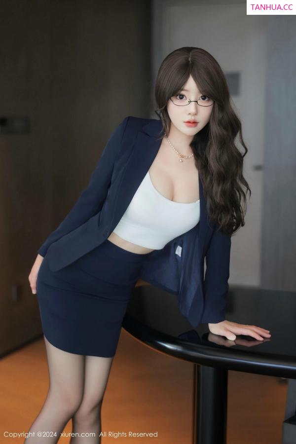   [XiuRen]高清写真图 2024.11.22 No.9486 桃妖夭 黑丝美腿第7张图片